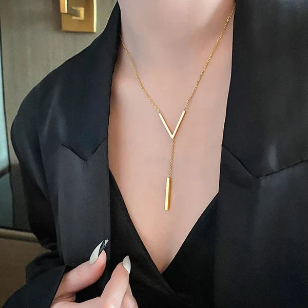 Éclipsant Necklace